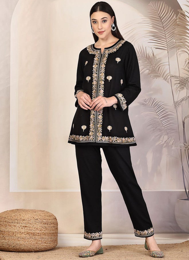 Qazmi Arisa Kashmiri Aari Work Full Sleeves Linen Cotton Co-Ord Set - Image 1